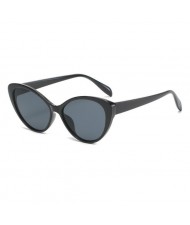 4 Colors Available Popular Cat Eye Small Frame Unique Beach Fashion Women Sunglasses