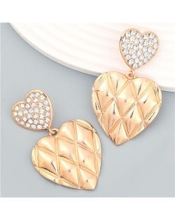 Rhombus Check Textures Peach Heart Pendant Alloy Women Wholesale Fashion Earrings - Golden