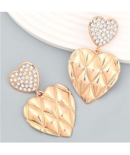 Rhombus Check Textures Peach Heart Pendant Alloy Women Wholesale Fashion Earrings - Golden
