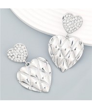 Rhombus Check Textures Peach Heart Pendant Alloy Women Wholesale Fashion Earrings - Silver
