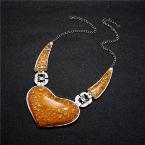 Vintage Amber Texture Heart Pendant Bold Fashion Women Bib Necklace - Silver Yellow