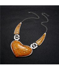 Vintage Amber Texture Heart Pendant Bold Fashion Women Bib Necklace - Silver Yellow