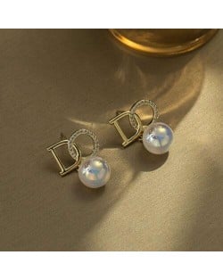 Fashionable Alphabet Design Elegant Pearl 14K Gold Plated Earrings - Golden