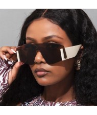 3 Colors Available New Fashion One-piece Large Frame European and American Trend Wide-leg Sunglass