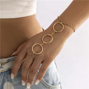 Punk Style Circles Connecting Finger Design Women Alloy Wholesale Bracelet - Golden