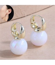 Korean Fashion Simple Style High-quality Pearl Temperament Women Wholesale Huggie Earrings