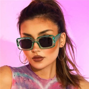 3 Colors Available Fashionable Catwalk and Street Shooting Square Frame Wholesale Sunglasses