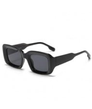 3 Colors Available Fashionable Catwalk and Street Shooting Square Frame Wholesale Sunglasses