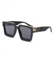 Internet Celebrity Choice Artistic Design Decorated Frame U.S. Popular Fashion Wholesale Sunglasses