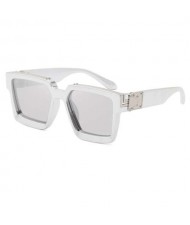 Internet Celebrity Choice Artistic Design Decorated Frame U.S. Popular Fashion Wholesale Sunglasses