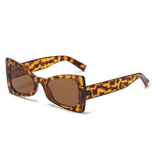 American Fashion Triangle Cat Eye Design Women Wholesale Sunglasses - Leopard