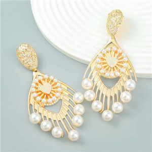 Vintage Style Fan Shape Artistic Design Pearl Decorated Wholesale Earrings - Golden