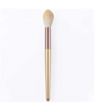 Single Champagne Flame Shaped Highlighting Makeup Brush