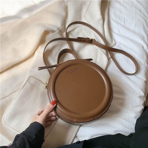 Simple Round Design Retro Fashion One Shoulder Messenger Bag - Coffee