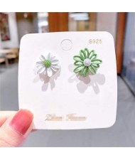 Korean Style Contrast Color Daisy Design Women Stud Earrings - White and Green