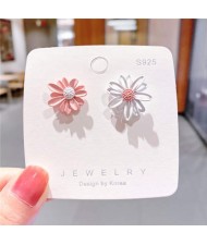 Korean Style Contrast Color Daisy Design Women Stud Earrings - Pink and White