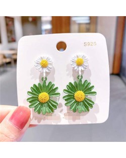 Contrast Colors Chrysanthemum Unique Drop Design Women Wholesale Costume Earrings - White and Green