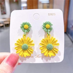 Contrast Colors Chrysanthemum Unique Drop Design Women Wholesale Costume Earrings - Green and Yellow