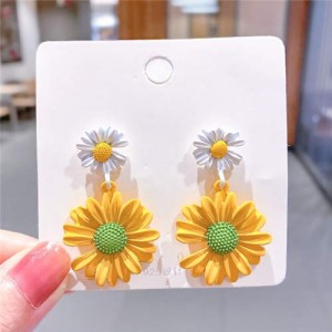 Contrast Colors Chrysanthemum Unique Drop Design Women Wholesale Costume Earrings - White and Yellow