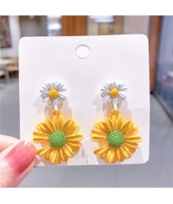 Contrast Colors Chrysanthemum Unique Drop Design Women Wholesale Costume Earrings - White and Yellow