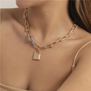 Golden and Silver Mix Color Chain Lock Pendant Women Wholesale Costume Jewelry Necklace