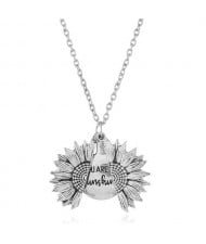 Vintage Sunflower and Engraving Round Pendants U.S. Fashion Jewelry Wholesale Necklace - Silver
