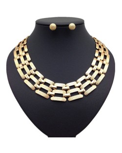 Alloy Grind Arenaceous Design Hollow-out Fashion Wholesale Necklace - Golden