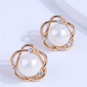 Artificial Pearl Inlaid Hollow Golden Graceful Women Fashionable Stud Earrings