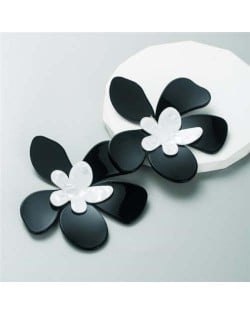 U.S. Vintage Fashion Unique Acrylic Flower Women Costume Earrings - Black