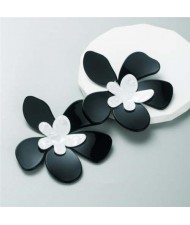 U.S. Vintage Fashion Unique Acrylic Flower Women Costume Earrings - Black