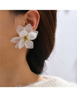 Golden Stamens White Dimensional Fashion Women Wholesale Stud Earrings
