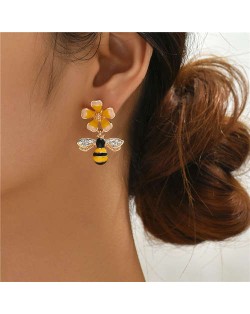 Cute Flower and Bee Minimalist Design High Fashion Wholesale Women Stud Earrings