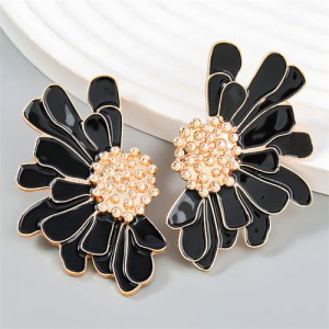 Vintage Oil-spot Glaze Flower Fashion Wholesale Women Stud Earrings - Black