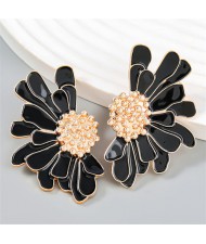 Vintage Oil-spot Glaze Flower Fashion Wholesale Women Stud Earrings - Black