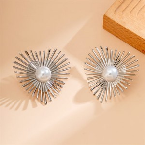 Vintage Unique Design Heart Shape Bold Fashion Wholesale Women Earrings - Silver