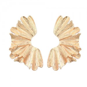 Alloy Texture Flower Fashion Elegant Female Metal Wholesale Earrings - Golden