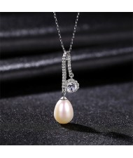Flower and Natural Pearl Pendant 925 Sterling Silver Fashion Necklace - White