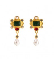 Vintage Royal Fashion Pearl Decorated Floral Design Wholesale Women Dangle Earrings