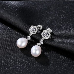 Exquisite Pentagon Design Elegant Natural Pearl Wholesale 925 Sterling Silver Earrings - White
