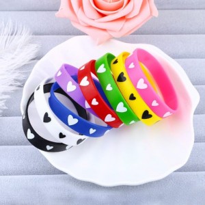 (8 Pcs Set) Individual Fashion Heart Design Multicolor Silicone Wholesale Sport Bracelet Set