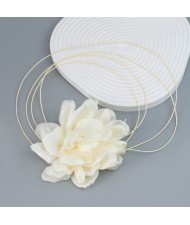 Elegant Big Flower Design Wholesale Women Choker Necklace - White