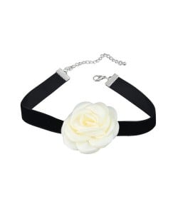 France Style Elegant Rose Flower Design Cloth Women Necklace - White