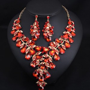 U. S. Fashion Jewelry Exaggerated Dinner Accessories Rhinestone Necklace Earrings Set - Red