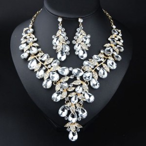 U. S. Fashion Jewelry Exaggerated Dinner Accessories Rhinestone Necklace Earrings Set - White