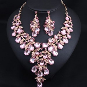 U. S. Fashion Jewelry Exaggerated Dinner Accessories Rhinestone Necklace Earrings Set - Pink