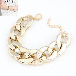 Europrean Fashion Thick Chain Bracelet - Golden