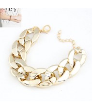 Europrean Fashion Thick Chain Bracelet - Golden