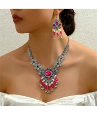 Vintage Floral Design Rhinestone Inlaid Women Wholesale Tassel Costume Necklace and Earrings Set
