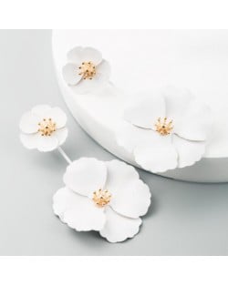 Korean Fashion Sweet Flowers Bohemian Style Solid Color Alloy Wholesale Costume Earrings - White