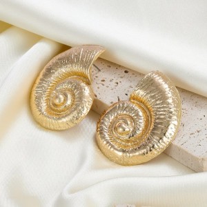 Summer Beach Style Conch Modeling Design Wholesale Fashion Alloy Earrings - Golden